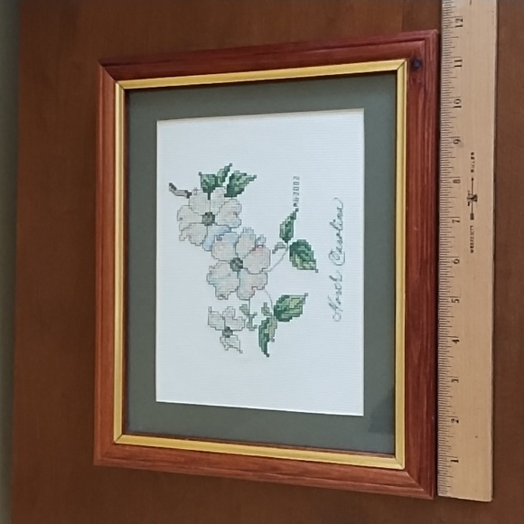 Cross Stitch NC Dogwood Branch Flowers Wood Frame Hand Crafted Brown White Green - Picture 4 of 7